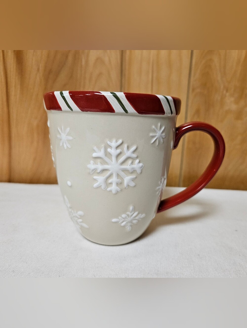 Longaberger Christmas snowflake 24oz Mug Red Handle Candy Cane Rim Holiday